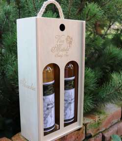 darčekové balenie vína, drevená krabička na víno, luxusné balenie vína, víno v dreve, narodeninové balenie vína, krabička na víno, odnoska na víno, drevená odnoska na víno